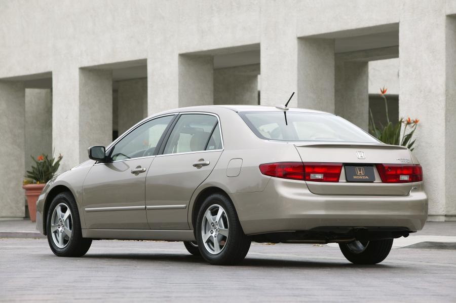  Honda Accord Hybrid America 2005 года  (фото 17 из 69)